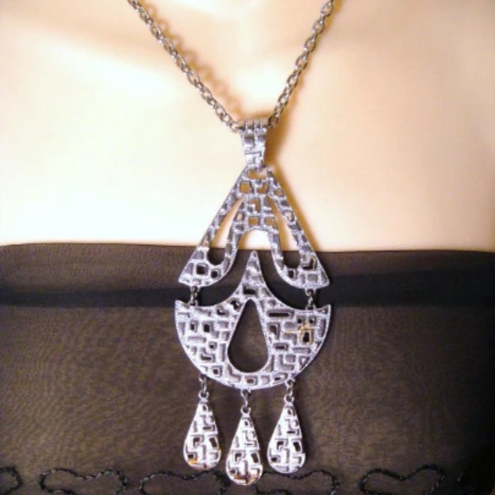 Vintage Silvertone Pear Shaped Medallion Long Necklace
